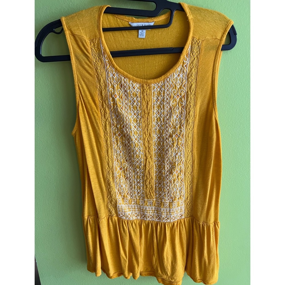 Lucky brand top / yellow / size M